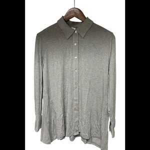 WynneLayers Women's Button-Front Butterfly Shirt Gray - Regular